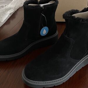 Ankle boots new women Clarks ivery  opal black suede size US  8.5 M